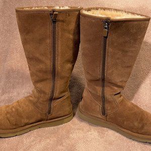 Ugg Boots... size 8
